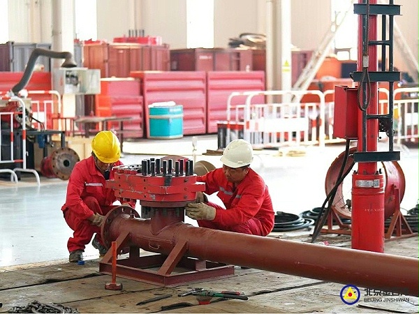 48b79f5c34e9b50c39c9b3ebfcf62二人941