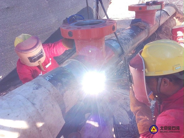 26四号点管件检测完成开始焊接气囊管件