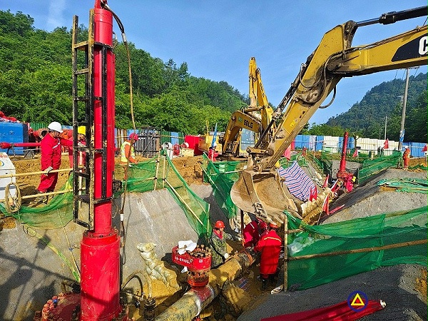 95上游甲方塞清管球,下游下隔离囊 95上游甲方塞清管球,下游下隔离囊