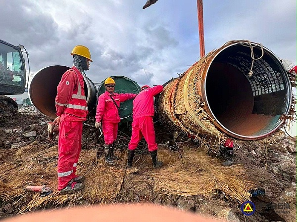 40舟山安装1016管线对口焊接